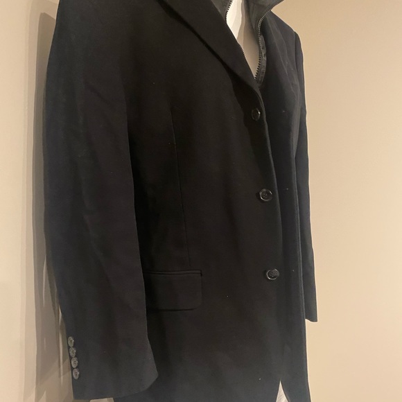 Black men’s fall/spring jacket, like new condition. - Picture 3 of 5
